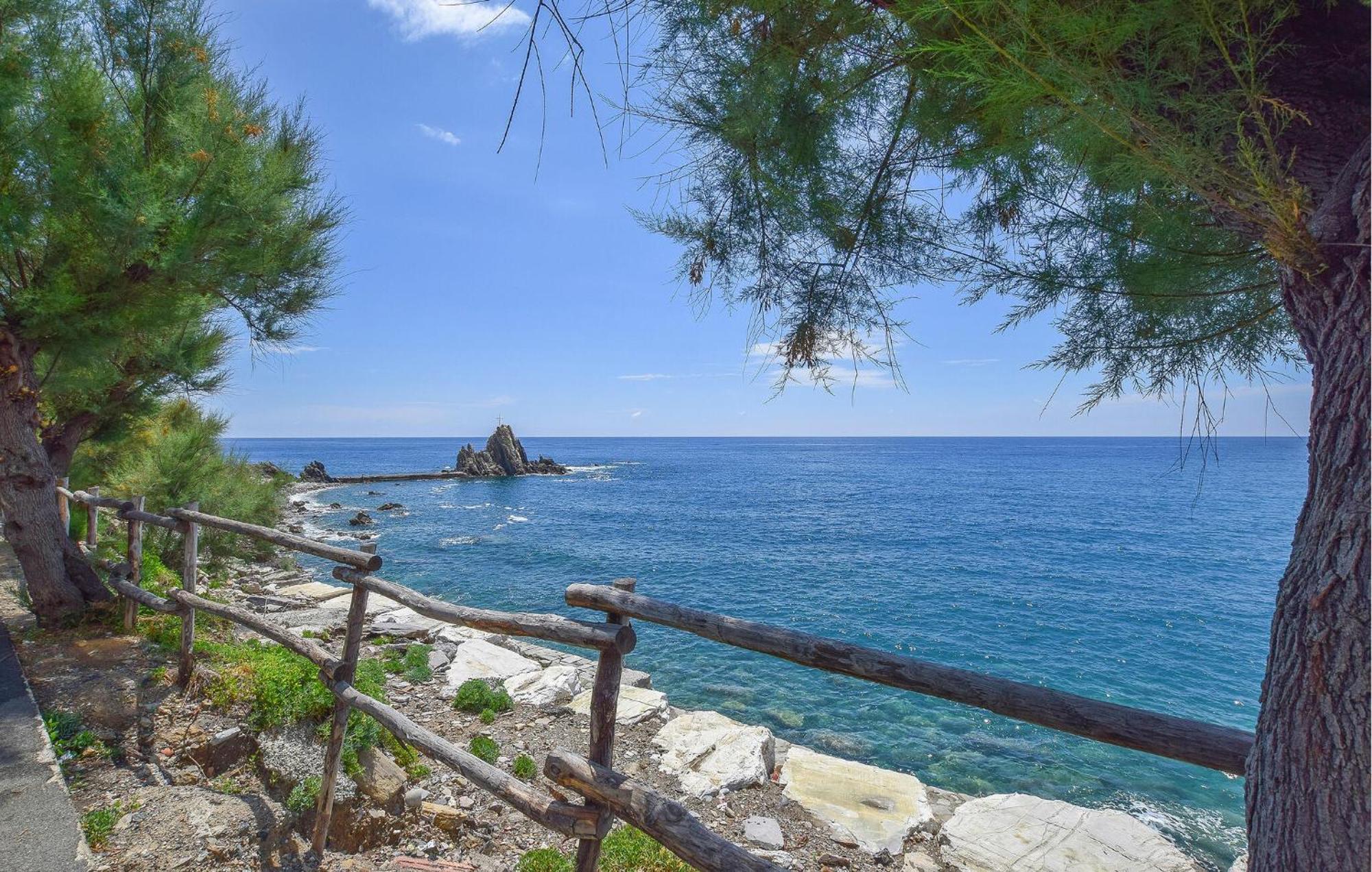 Beautiful Apartment In Moneglia With Kitchen エクステリア 写真